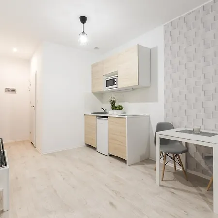 Taczaka Center 포즈난